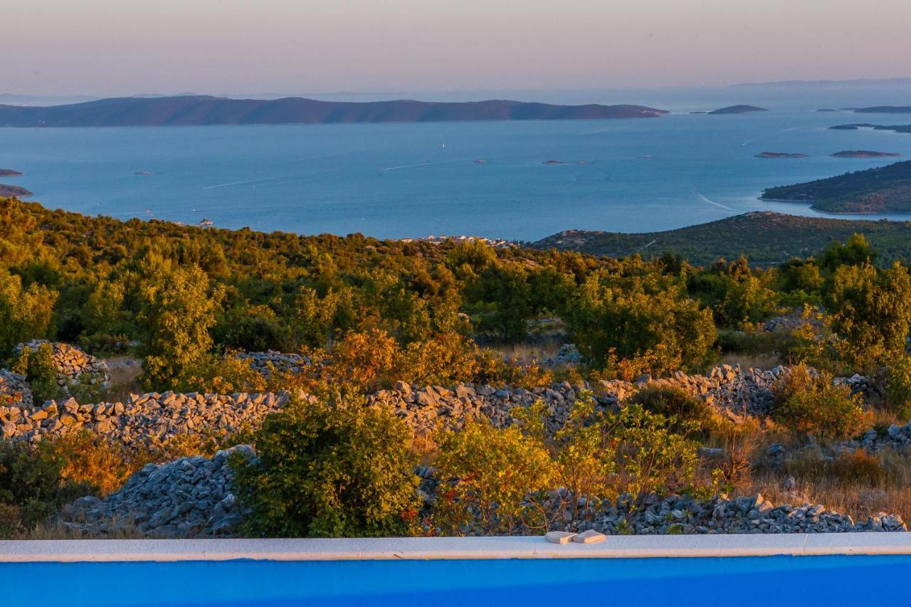 Villa Zlatno Sunce In The Hills Near Trogir Vrsine Buitenkant foto