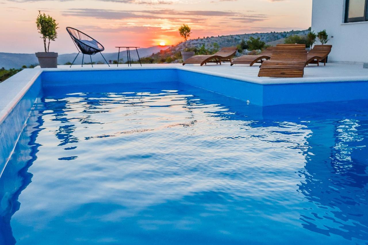 Villa Zlatno Sunce In The Hills Near Trogir Vrsine Buitenkant foto