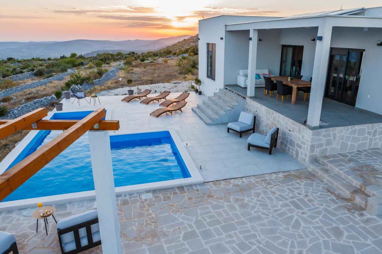 Villa Zlatno Sunce In The Hills Near Trogir Vrsine Buitenkant foto